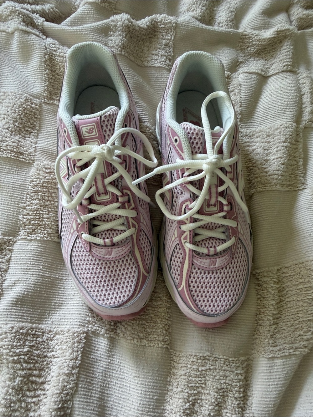 New Balance Light Pink Mesh Athletic Sneakers